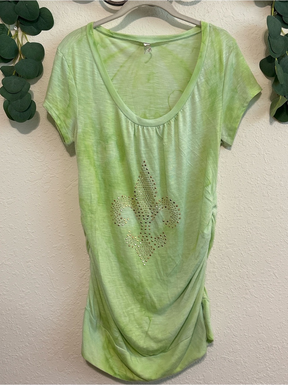 Y2K Emo/Grunge Neon Green Rhinestone Fleur de lis Top✨